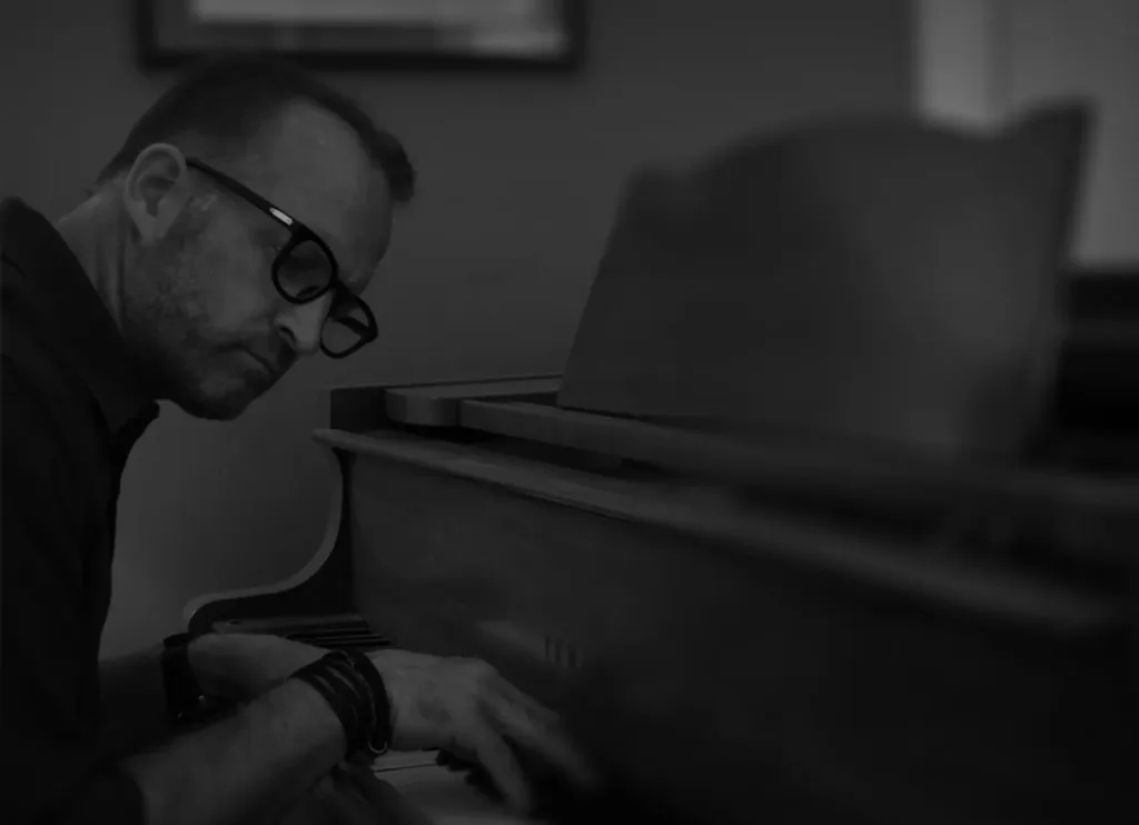 JONATHAN GROW releasing Devenir