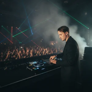 Immersive ElectroShock Keeps Leirbag X.O. Filling Dancefloors