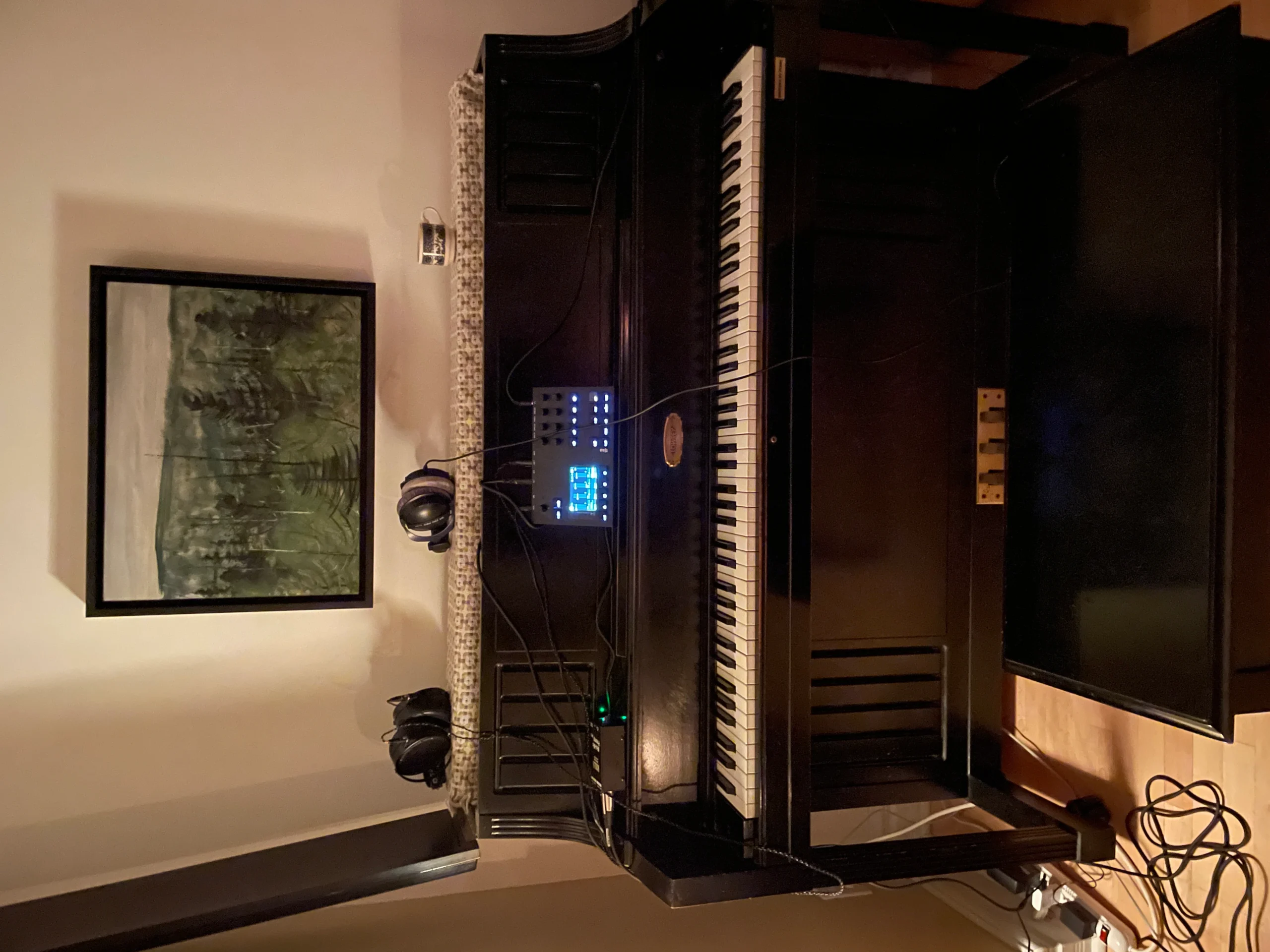 How Danny Barwick Built Seen From Unanswered Messages, Live Piano and a Torso S4