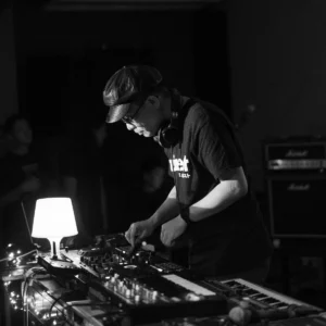 Longing Protocol Remix: Hior Chronik Puts Analogue Warmth in DJ Wei's Signal Chain