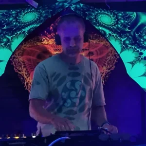 Sonic Arps' Above Clouds Climbs for Seven Minutes and Ended Octopus Trance Radio 157