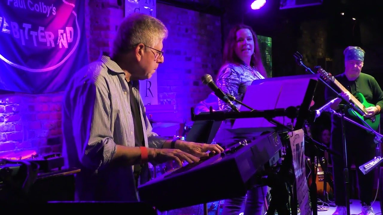 Phil Lentz Assembles Bebopping Along Around an Alto Saxophone Lead in Under Two and a Half Minutes